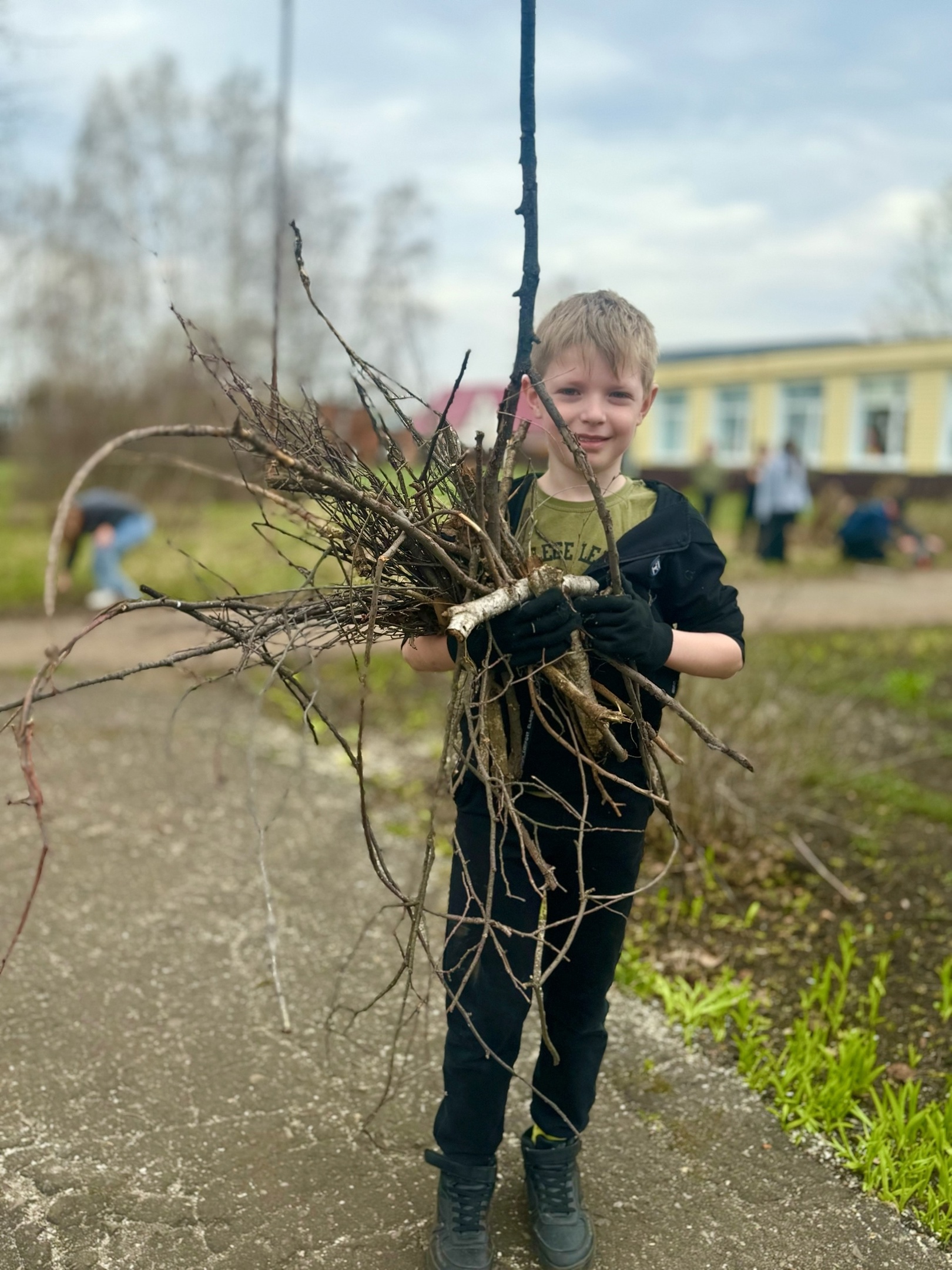 18 апреля в нашей школе прошел традиционный весенний субботник!.