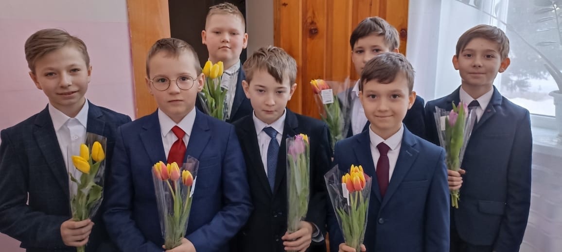 Поздравление с Праздником 8 марта от учеников 4 класса..