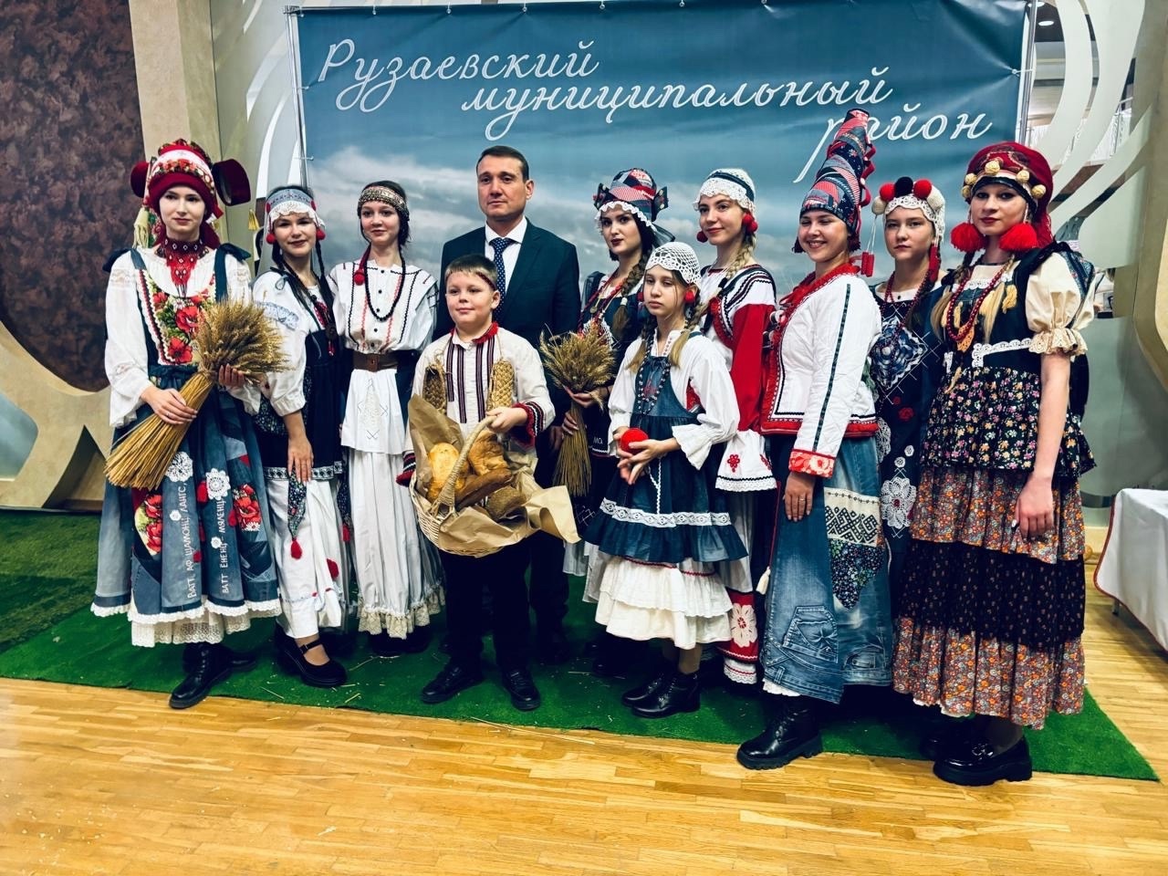 Поздравляем студию народного костюма «Арьсема»....