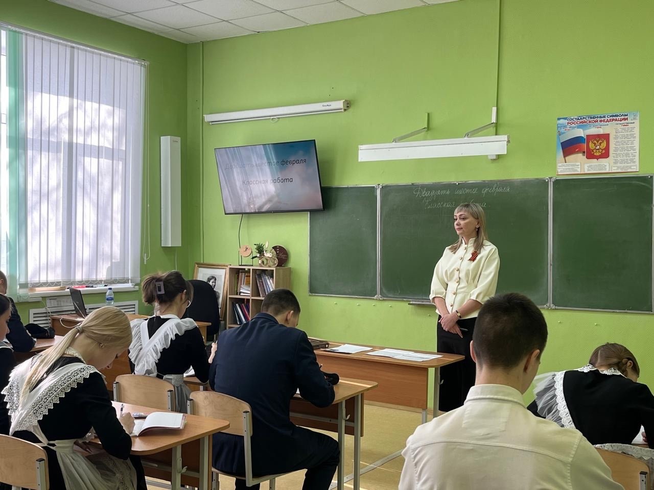 Сегодня в школе №9 состоялся первый установочный семинар для участников муниципального конкурса «Учитель года - 2025»..