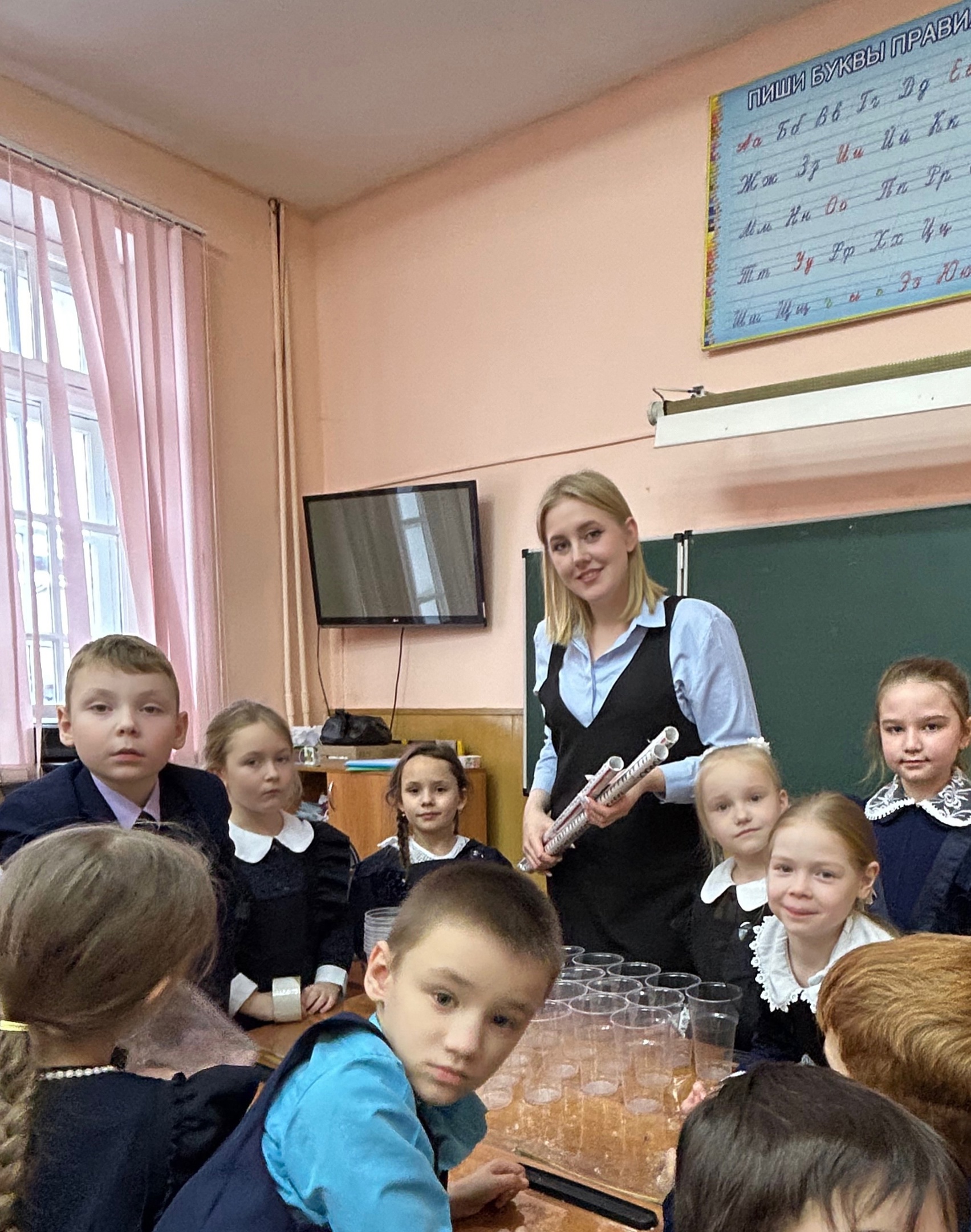 В 1 классе Зубкова А.В. провела мастер-класс по созданию Адвент-календаря..