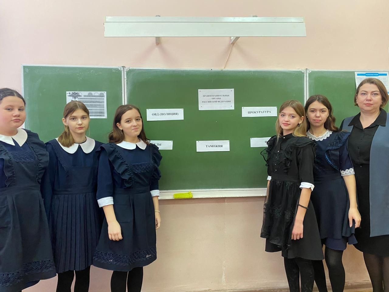Сегодня прошел тематический профориентационный урок «Государственное управление и общественная безопасность»..