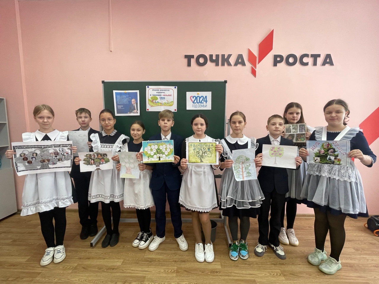 В 6 &amp;quot;Б&amp;quot; прошел классный час на тему: «В каждом доме свои традиции»..