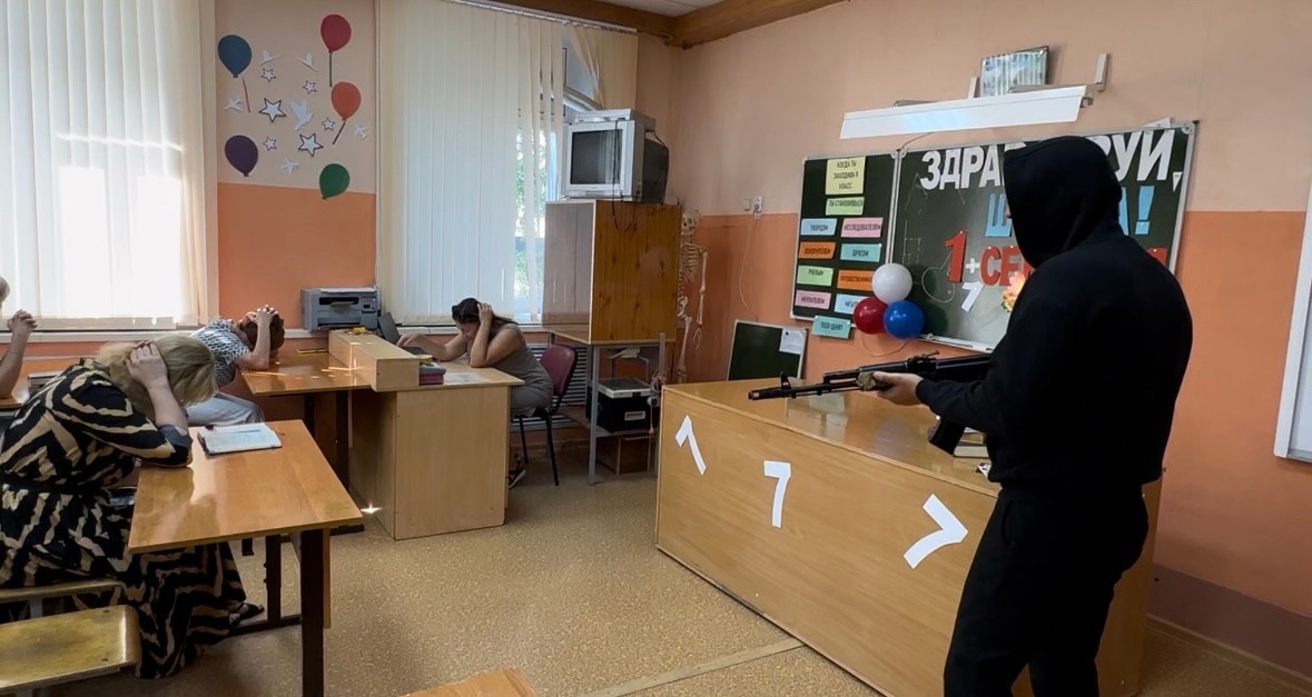 29 августа в МБОУ «СОШ №9» прошли Всероссийские учения «Действия работников образовательных организаций и сотрудников охраны при захвате заложников и получении сигнала гражданской обороны «Внимание всем!» с информационным сообщением о воздушной тревоге»..
