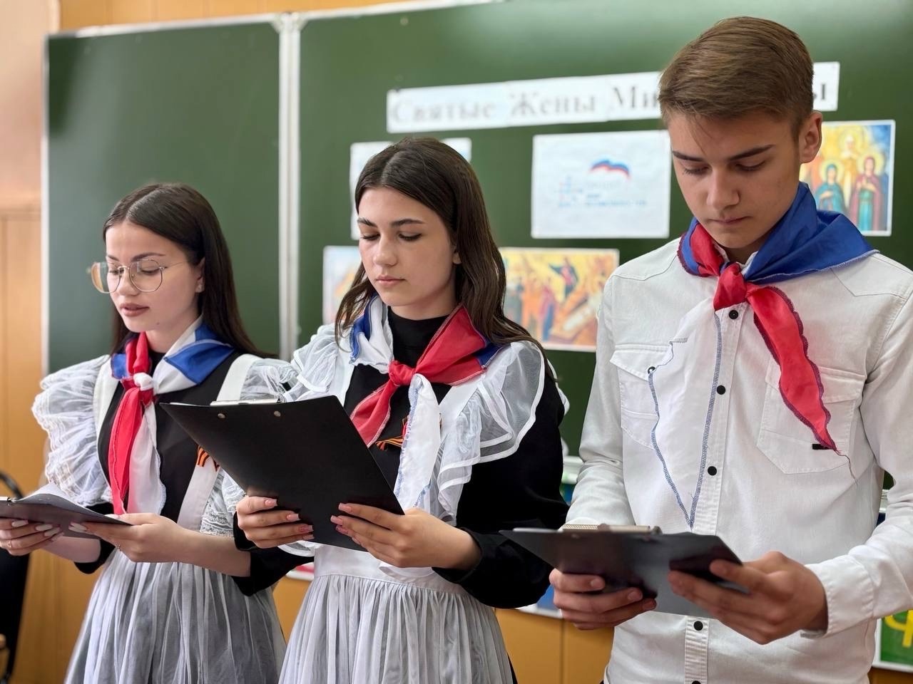 7 мая в праздничную неделю Жен-мироносиц в 3-х классах прошло занятие по презентации проекта &amp;quot;История России в великих святых&amp;quot; в рамках Всероссийского проекта &amp;quot;Мир возможностей&amp;quot;..