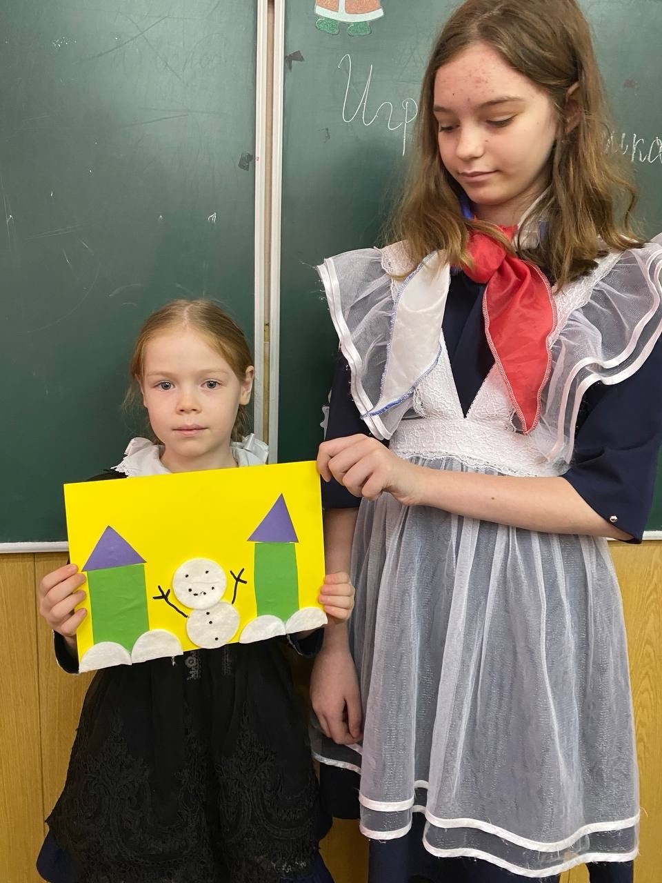 24 декабря активисты Движения Первых провели новогодний мастер-класс для учащихся 1 класса..