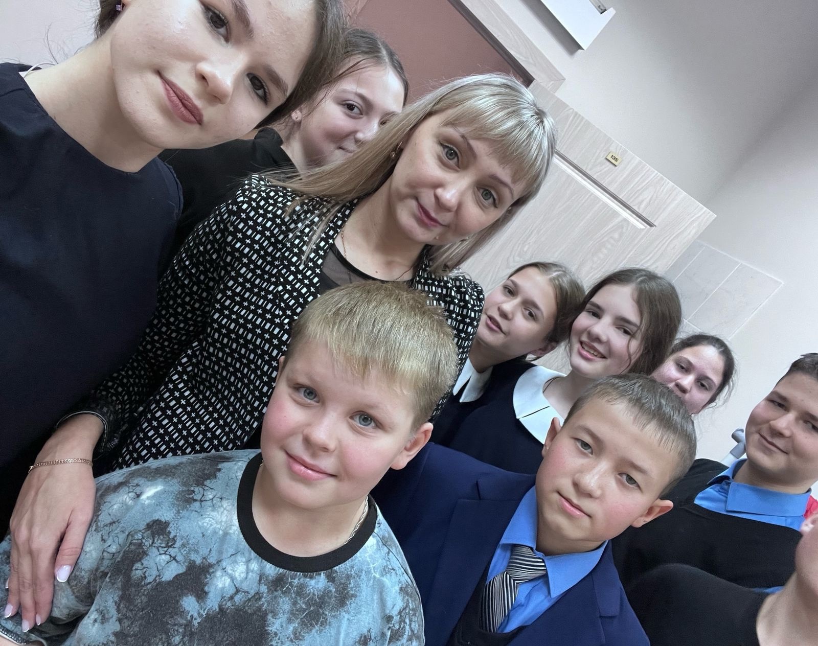 Поздравляем школьную театральную студию «Гармония», лауреатов III степени Всероссийского патриотического конкурса «Фронтовые рассказы»..