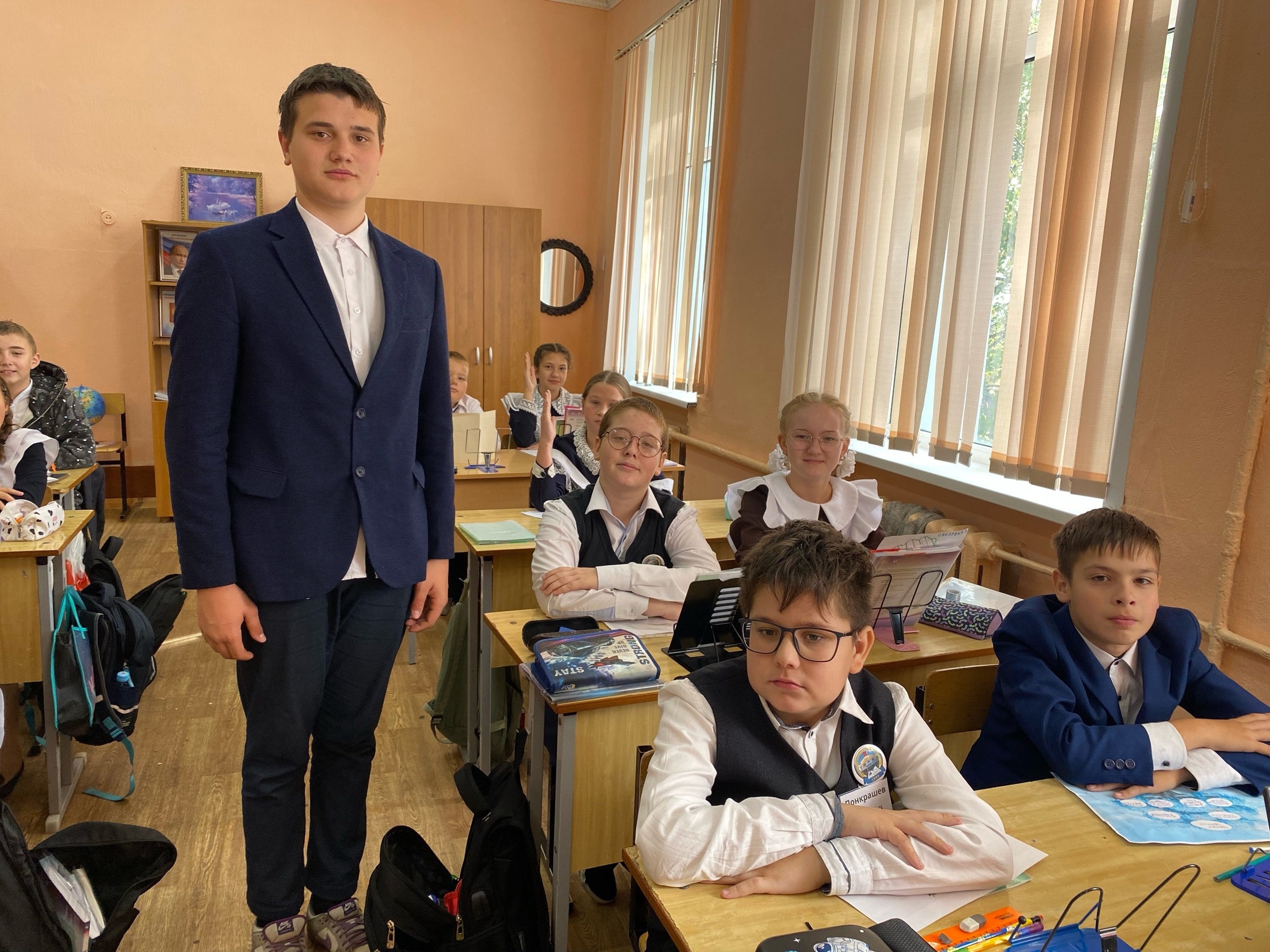 Сегодня 5 октября в нашей школе прошёл праздник «День учителя»..
