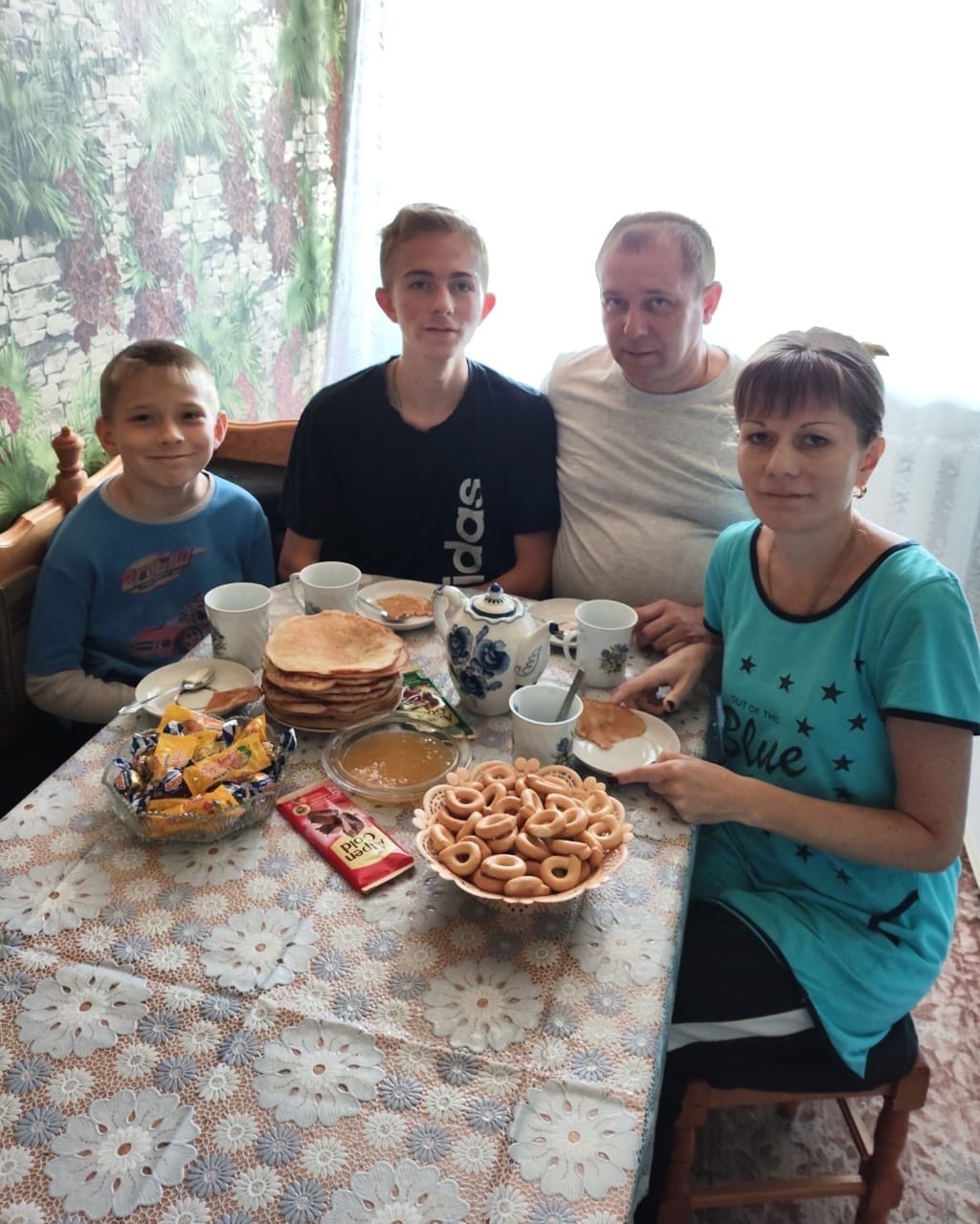 Ученик 4 класса Яшин Максим участвует в конкурсе «Семья - главная ценность в моей жизни»..