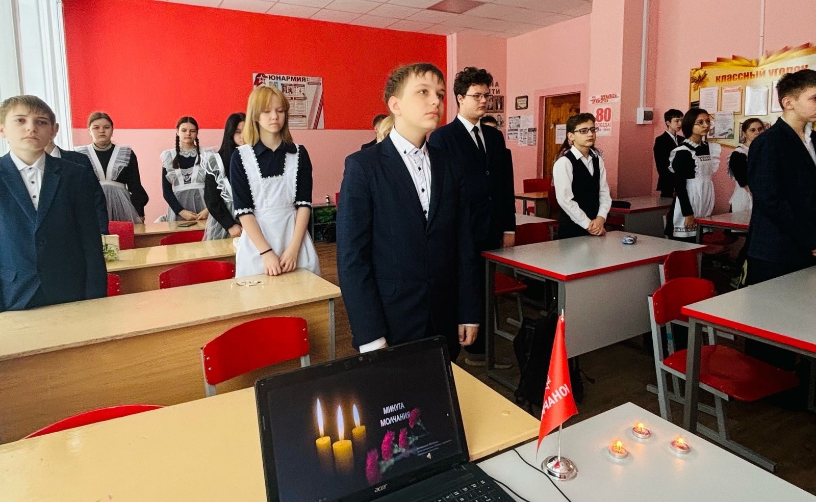 6 марта в 7 «Б» классе прошло мероприятие посвященное женщинам-героям во времена Великой Отечественной войны..