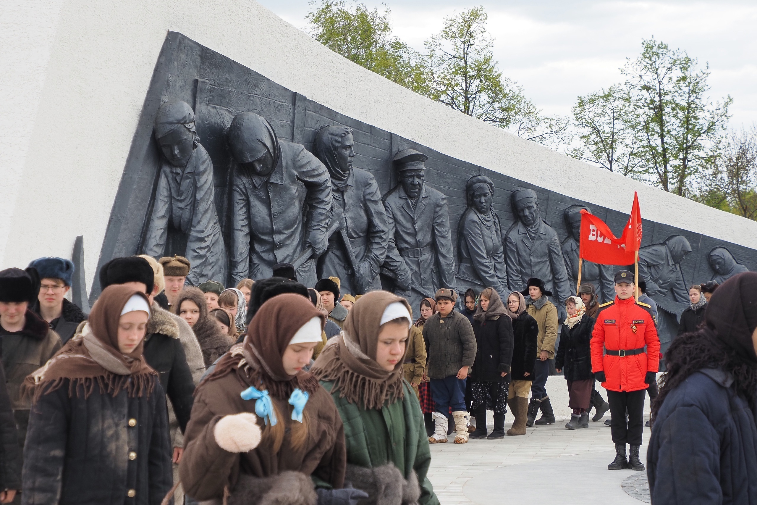 Сегодня в с. Большие Березники открылся мемориальный комплекс «Сурский рубеж»..