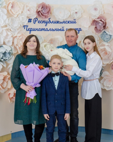 Семья Чертоусовых принимает участие в акции « Семья-радость моя».