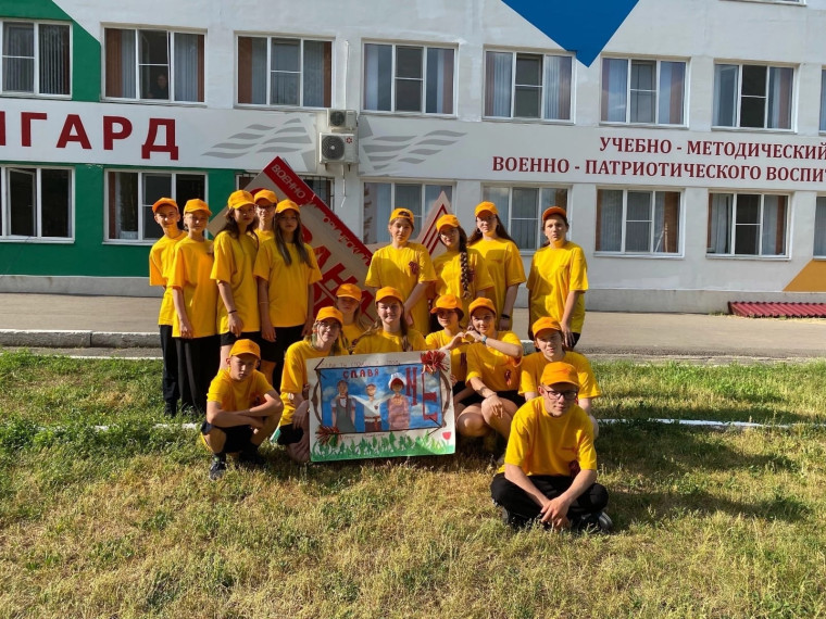 На базе детского оздоровительного лагеря «Вастома» проходит смена военно-исторического лагеря «Страна Героев»..